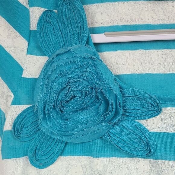 Versona XS Turquoise Rosette Lace Stripe Tunic Blouse Sharkbite Hem Scoop SS Top - Picture 3 of 8
